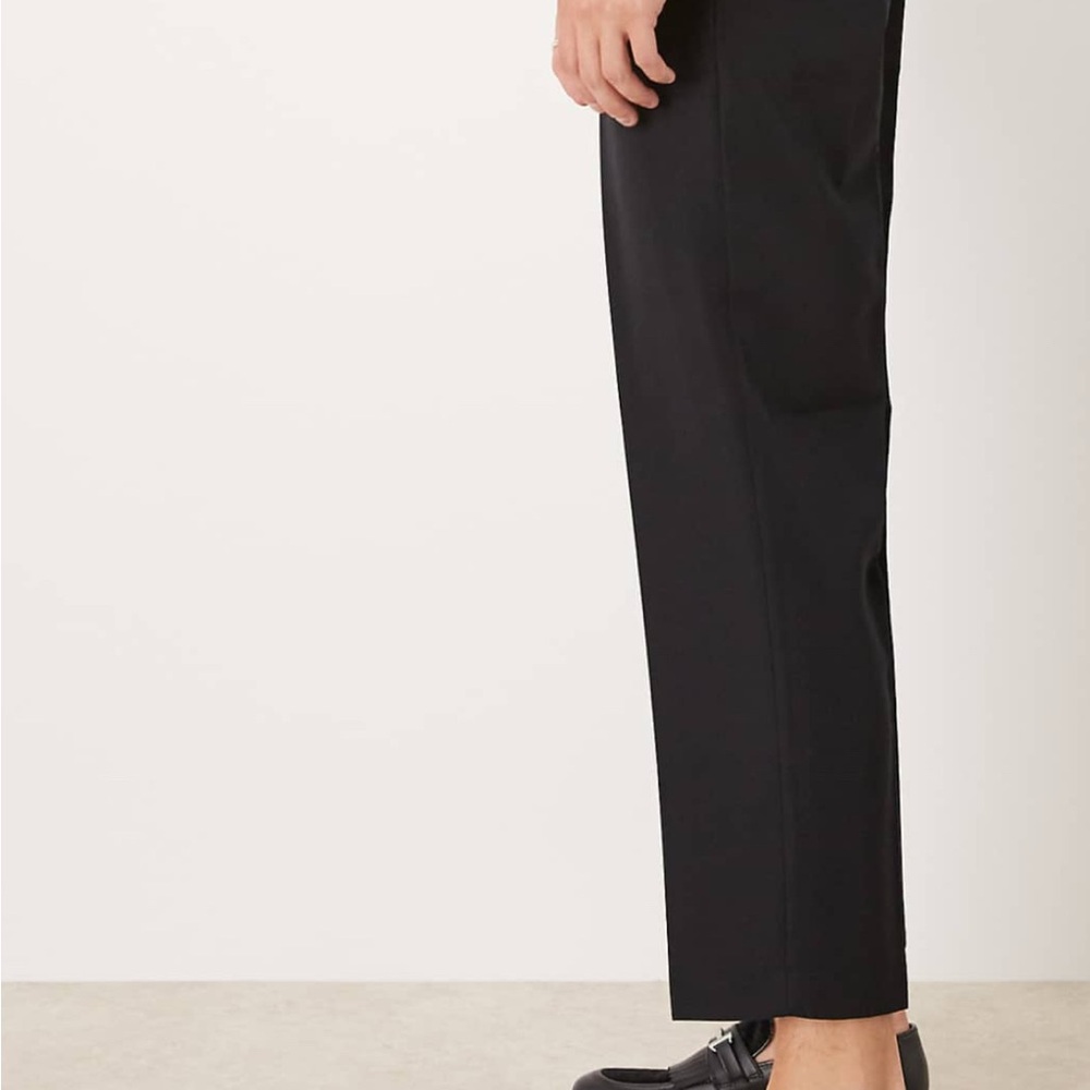 ASOS Men's Cropped Dress Pants in Black